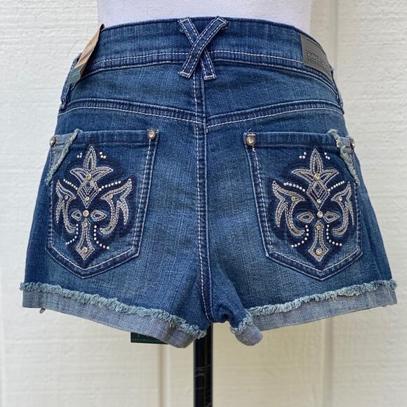 Hydraulic Embroidered 5 Pocket Jean Shorts… - Picture 2 of 6